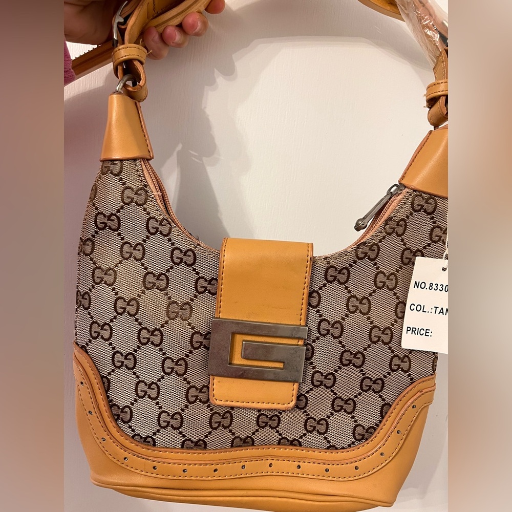 FASHION PURSE ✨ - Picture 2 of 4